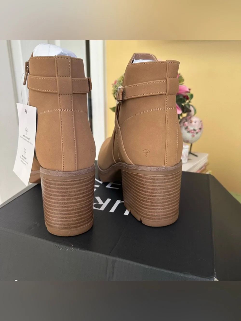 Naturalizer Madalynn Ankle Boot in Camel Brown with Buckle Strap Size 12 NEW